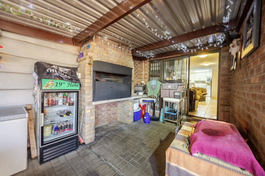 3 Bedroom Property for Sale in Soneike Western Cape